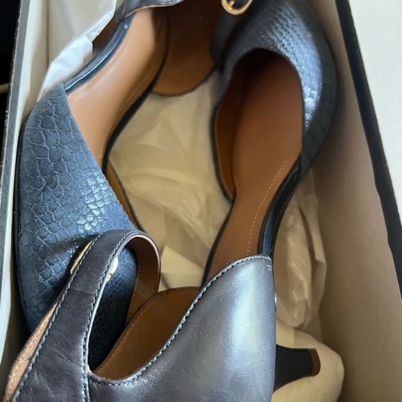 Elegant Black Women's Heels - Picture 4 of 5